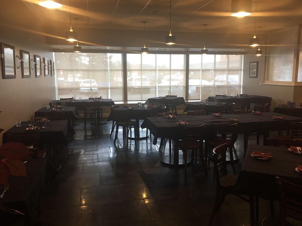 108-110 Barrington Commons Ct, Barrington, IL 60010